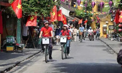 Quảng Nam: Lượng khách du lịch tăng vọt trong 2 ngày nghỉ lễ 30/4 và 1/5