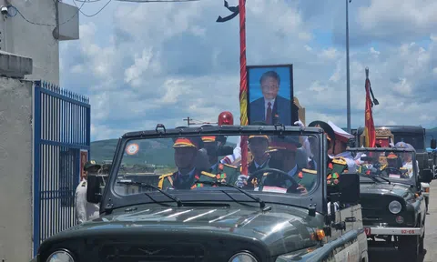 Linh cữu nguyên Chủ tịch nước Trần Đức Lương được đưa về quê nhà ở Phổ Khánh