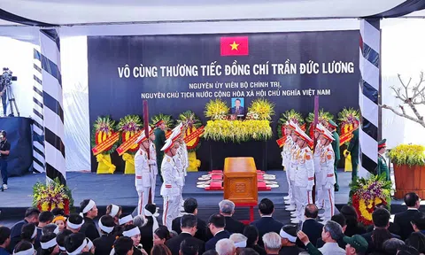 Nguyên Chủ tịch nước Trần Đức Lương về với đất mẹ