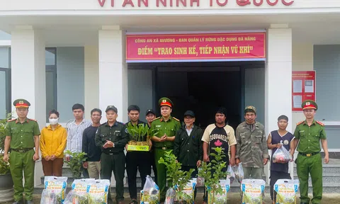 Đà Nẵng: Tăng cường bảo tồn Sao La, tiếp nhận vũ khí, trao sinh kế tại xã A Vương