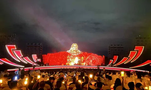 Đà Nẵng: Chương trình “Bản hùng ca bất diệt” xúc động khắc họa đạo lý “Uống nước nhớ nguồn”