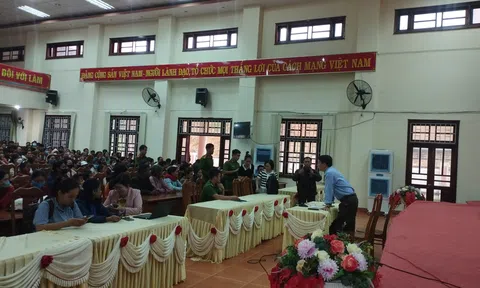 Quảng Ngãi: Tu Mơ Rông trưng tập cán bộ phối hợp chi trả quà lễ 100.000 đồng cho đồng bào Xơ Đăng