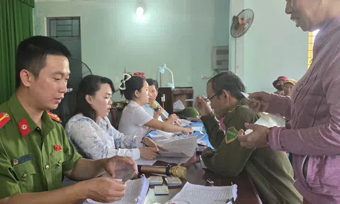 Đà Nẵng trao quà 100.000 đồng đến từng người dân nhân dịp 80 năm Quốc khánh 2/9