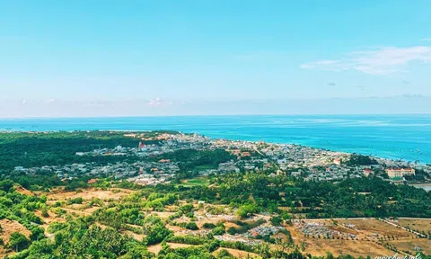 Lệ làng xây thành rào bảo vệ đảo