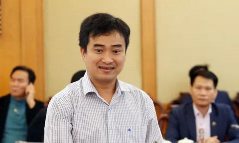 Cháy nhà ra mặt chuột