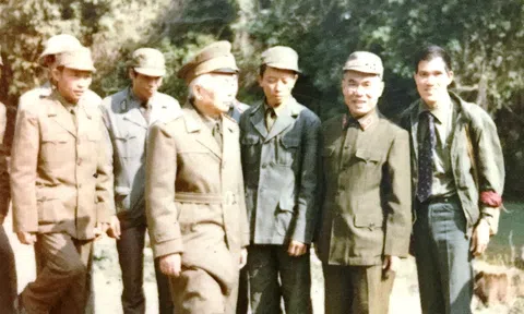 Kỷ niệm ngày thành lập QĐND: Nhật ký một lần theo Đại tướng Võ Nguyên Giáp “Về nguồn” (Kỳ 1)