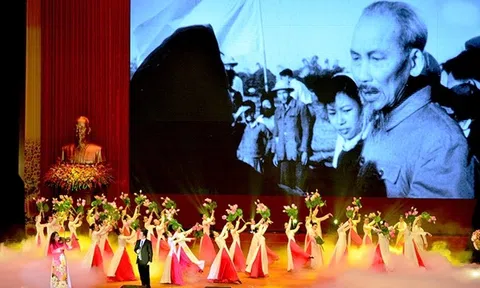 Vững niềm tin dưới lá cờ quang vinh của Đảng