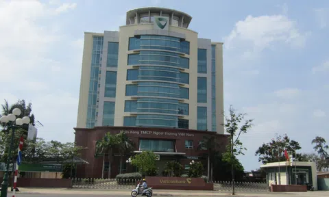 Bình Thuận: Tòa nhà Vietcombank xây trên đất có đúng quy định pháp luật?