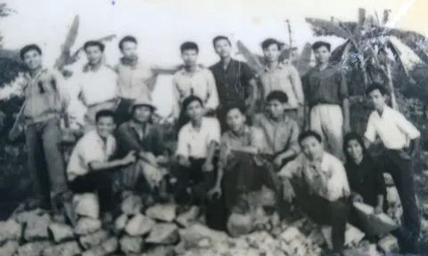 Mùa Xuân nhớ  về tuổi Thanh Xuân