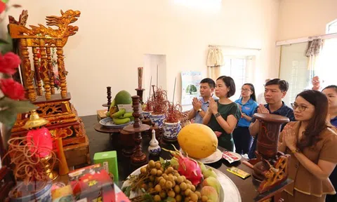 30 Năm sợi dây chuyền - Giữ trọn niềm tin