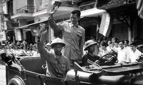 Ôn lại khoảnh khắc Lịch sử, ngày tiếp quản Thủ đô (10/10/1954)