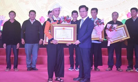 Điện Biên: Trao tặng danh hiệu "Nghệ nhân ưu tú" cho 13 nghệ nhân