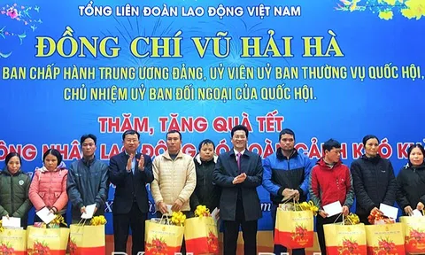 Nam Định: Trao quà Tết cho công nhân lao động, hộ nghèo và gia đình chính sách có hoàn cảnh khó khăn