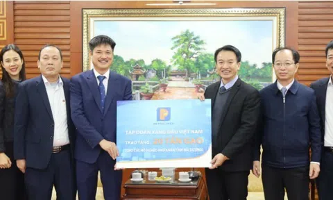 Petrolimex ủng hộ 20 tấn gạo vì người nghèo Hải Dương