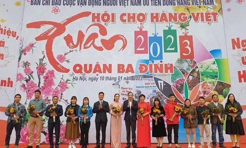 Hà Nội: Khai mạc Hội chợ hàng Việt quận Ba Đình Xuân Quý Mão