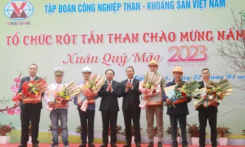 Quảng Ninh: Rót trên 41.000 tấn than đầu tiên trong ngày mùng 1 Tết