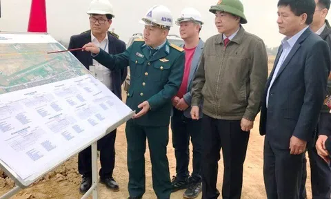 Điện Biên: Bí thư Tỉnh ủy thăm, chúc tết công trường thi công dự án Cảng hàng không