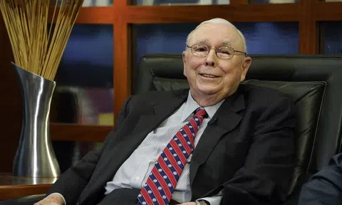 Nhà đầu tư đại tài 98 tuổi tiết lộ : Muốn giàu phải “che giấu” 1 thứ và “hạ thấp” 1 điều, càng khoe ra càng dễ thất bại