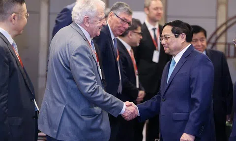 Thủ tướng: Quyết tâm giảm chi phí cho doanh nghiệp nhưng không chấp nhận tăng trưởng bằng mọi giá