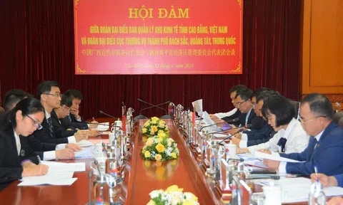 Hội đàm giữa Ban Quản lý khu kinh tế tỉnh Cao Bằng và Cục Thương vụ thành phố Bách Sắc, Quảng Tây (Trung Quốc)
