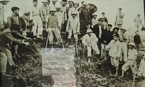 Chuyện kể về Bác: Hỡi ai bưng bát cơm đầy