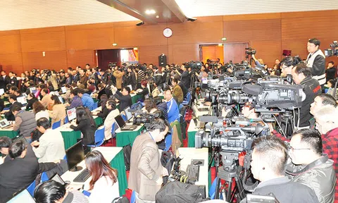 Chuyện nhà báo đi viết báo