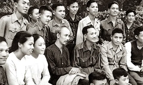 Tinh thần đoàn kết dân tộc và đoàn kết quốc tế trong tư tương Hồ Chí Minh
