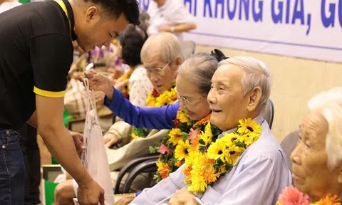 Hướng tới Ngày quốc tế Người cao tuổi 1/10