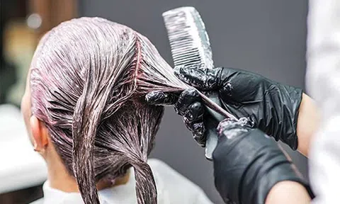 Nhuộm tóc thường xuyên có hại không?