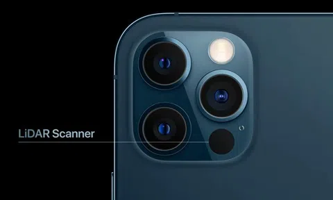 Dấu chấm đen đằng sau của iPhone có công năng gì?