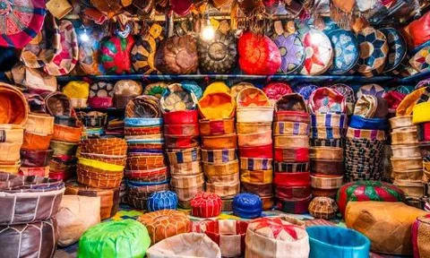 Đồ thủ công mỹ nghệ từ vật liệu truyền thống: Sức sống từ bàn tay khéo léo