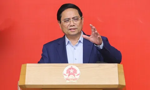 Thủ tướng: Kiên định mục tiêu tăng trưởng hai con số, phát triển kinh tế xanh và bền vững