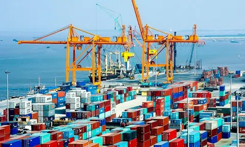 Xuất nhập khẩu nửa đầu tháng 8/2025: FDI dẫn dắt, thặng dư thương mại vẫn được giữ vững