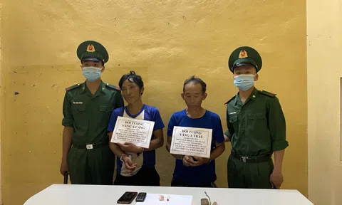 Chiến sỹ Bộ đội Đồn Biên phòng Trung Lý đấu tranh với tội phạm ma tuý