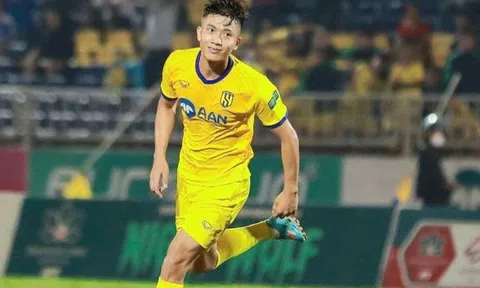 Cầu thủ Phan Văn Đức chia tay Câu lạc bộ Sông Lam Nghệ An