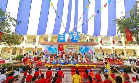 Hơn 1.530 trường học tại Nghệ An tưng bừng khai giảng năm học mới