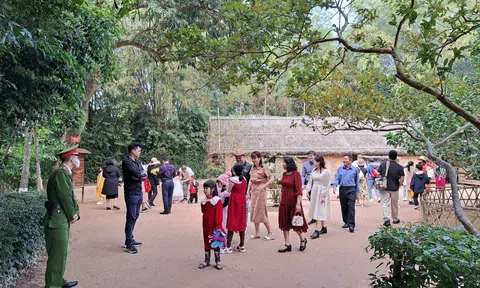 Nghệ An thu gần 400 tỷ đồng từ các hoạt động du lịch, dịch vụ trong kỳ nghỉ Tết Nguyên đán Giáp Thìn 2024