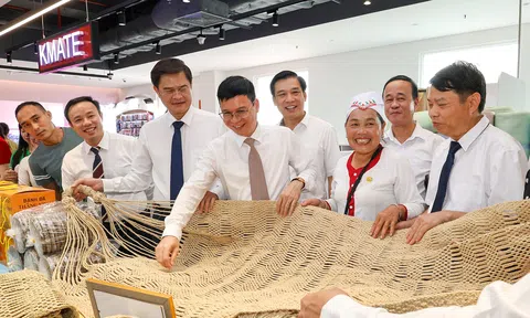 Các sản phẩm OCOP tiêu biểu của tỉnh Nghệ An được livestream quảng bá trên các gian hàng siêu thị