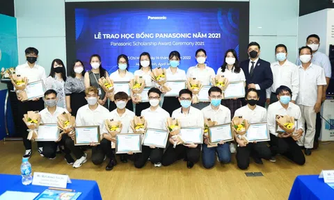 Panasonic Việt Nam trao tặng 15 suất học bổng cho sinh viên xuất sắc