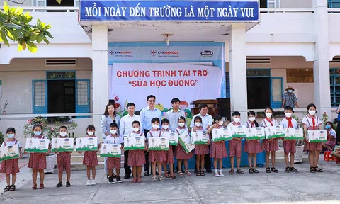 Hơn 118 nghìn hộp sữa học đường đến với học sinh Bình Thuận