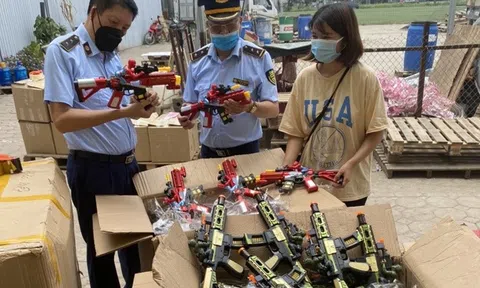 Hà Nội: Tạm giữ số lượng lớn sản phẩm đồ chơi trẻ em không có hóa đơn chứng từ
