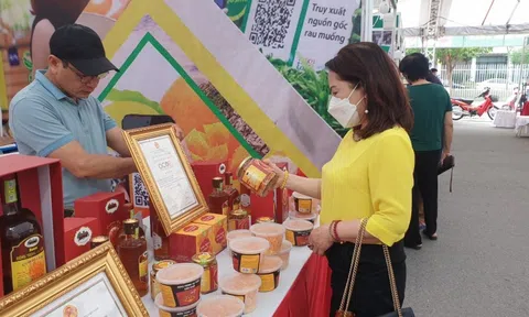 Hơn 150 gian hàng trưng bày sản phẩm tại Hội chợ nông sản thực phẩm an toàn Hà Nội 2022