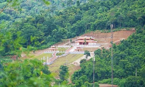 Quảng Bình: An vị tượng Bác Hồ tại Đền tưởng niệm anh hùng liệt sĩ Trường Sơn, đường 20 Quyết Thắng, trọng điểm Cà Roòng – ATP