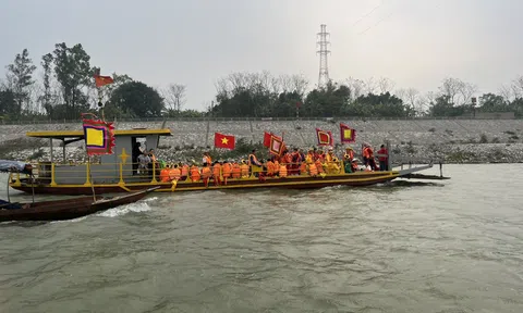 Đội Cảnh sát đường thủy số 1 đảm bảo an toàn các lễ hội rước nước