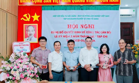 Chi hội Tạp chí Doanh nghiệp & Kinh tế xanh kết nạp thêm 11 hội viên Hội Nhà báo Việt Nam
