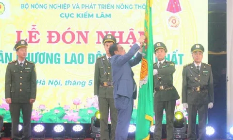 “Muốn giữ rừng thì phải giữ được người, muốn giữ rừng phải giữ lực lượng kiểm lâm trách nhiệm và đầy cống hiến”