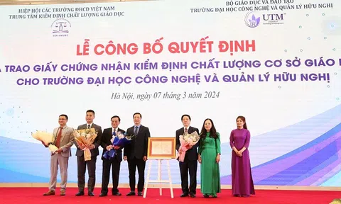 Trường Đại học Công nghệ và Quản lý Hữu Nghị nhận chứng nhận kiểm định chất lượng cơ sở giáo dục