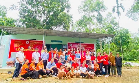 Người thắp lửa vì trẻ em vùng cao