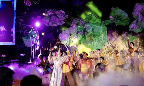 Tưng bừng khai mạc Lễ hội Sen Hà Nội