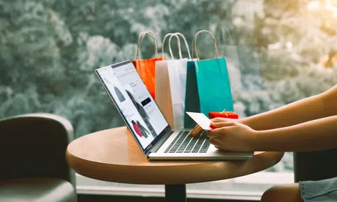 Người Việt bùng nổ mua sắm online mỗi ngày